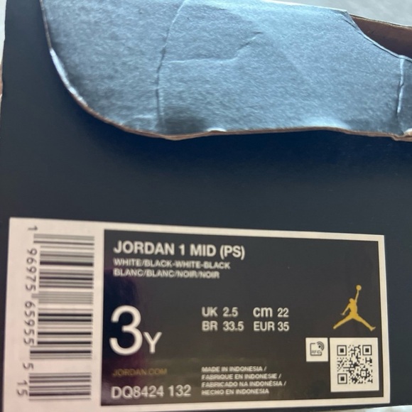 Jordan 1 mid kids size 3 - Picture 8 of 8